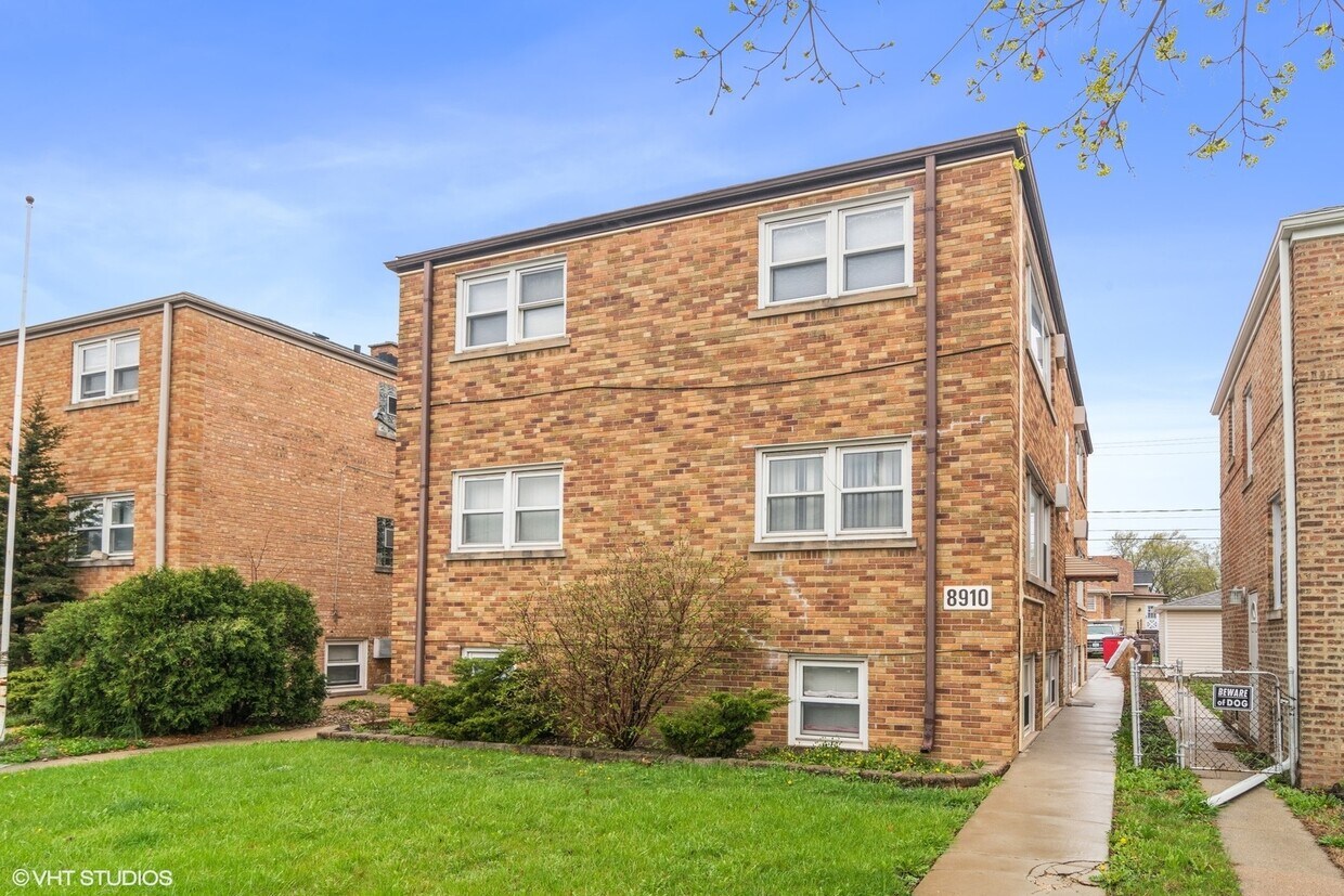 Primary Photo - 8910 Grand Ave