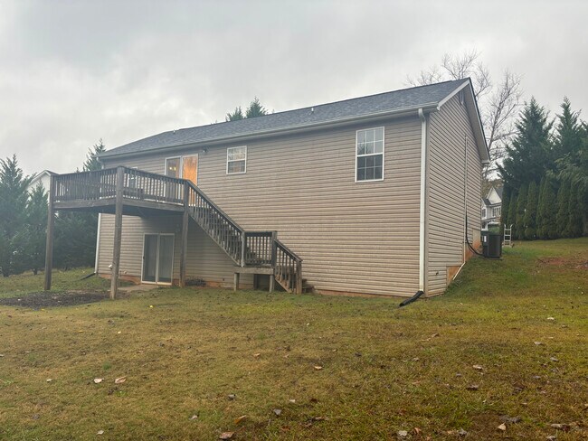 Building Photo - 116 Ede Dr