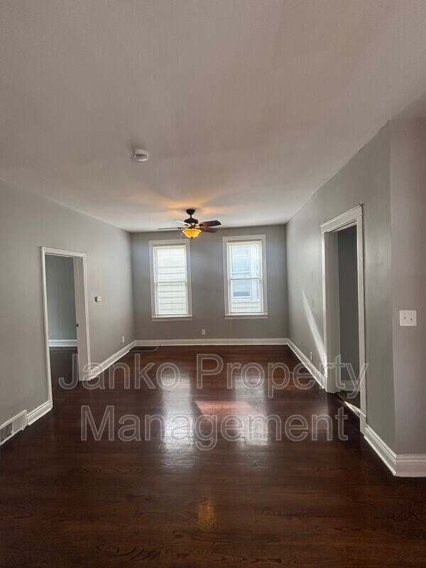 Foto del edificio - 7632 S Drexel Ave