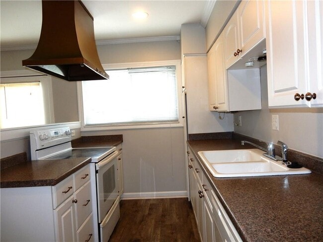 Building Photo - 3089 Colonial Way