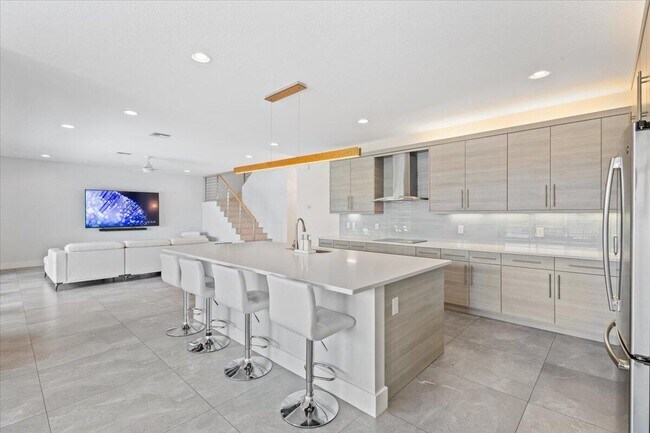 Foto del edificio - 15377 Green River Ct