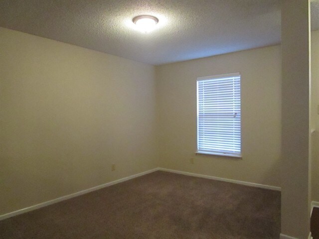 Foto del edificio - 12440 Rose Haven Dr