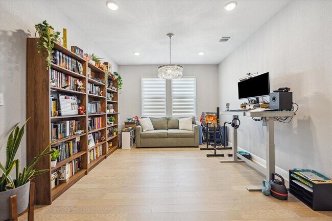 Building Photo - 1212 Brasano Pl