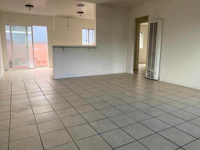 Foto del edificio - 3411 W Orange Ave