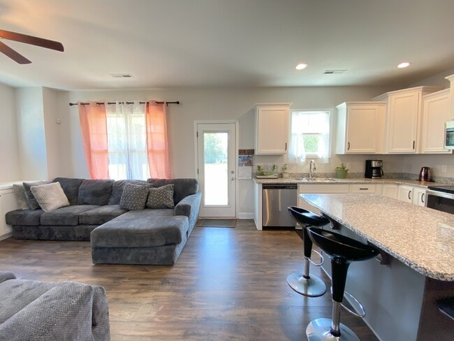 Building Photo - 5499 Rosser Pittman Rd