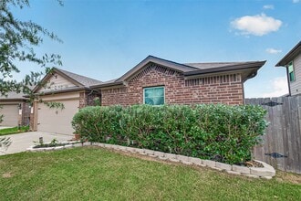 Building Photo - 811 Petunia Falls Ln