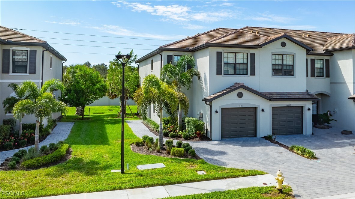 Foto principal - 14121 Pine Lodge Ln