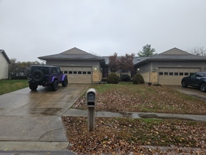 Building Photo - 1555 Vista Ridge Dr