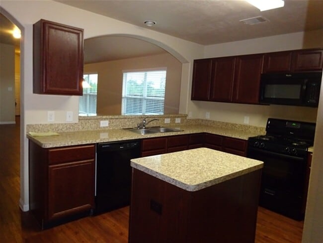 Building Photo - 2710 Bammelwood Dr