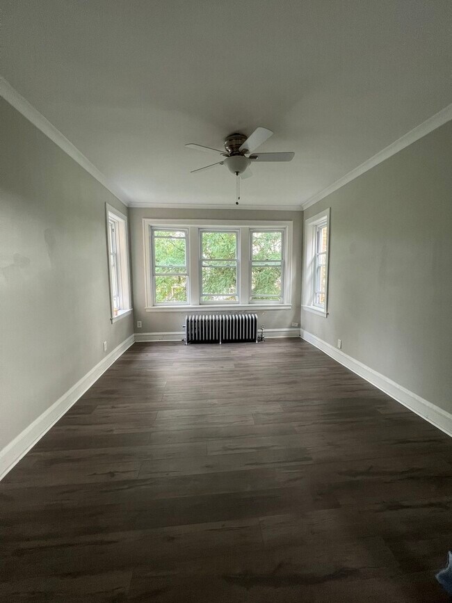 Foto del edificio - 3318 W 61st St