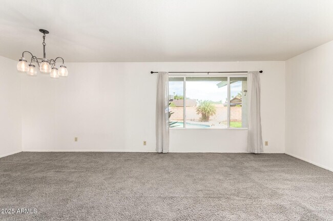Foto del edificio - 11621 N 39th St