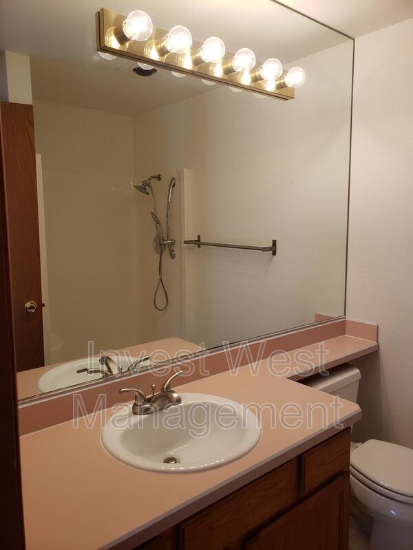 Foto del edificio - 15509 SE Stevenson Dr
