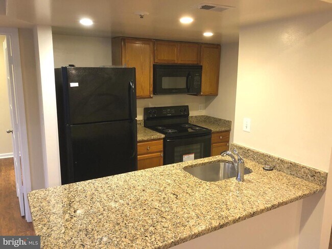 Foto del edificio - 15677 Easthaven Ct