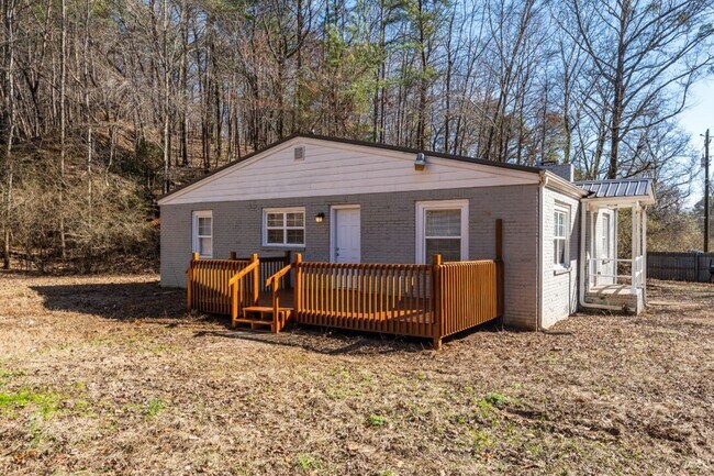 Foto del edificio - Beautifully Renovated 3BR/2BA home on King St!