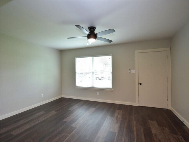 Foto del edificio - 12202 Pecan St