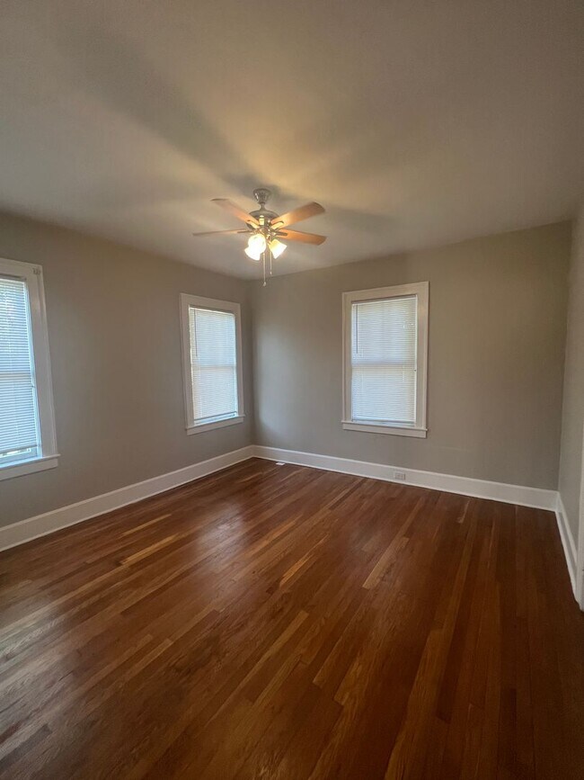 1100 Tates Creek Rd Unit 1100 Tates Creek, Lexington, KY 40502 Room