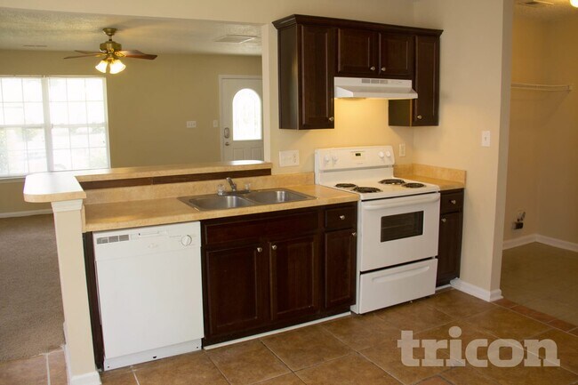 Foto del edificio - 11330 Northwoods Forest Dr