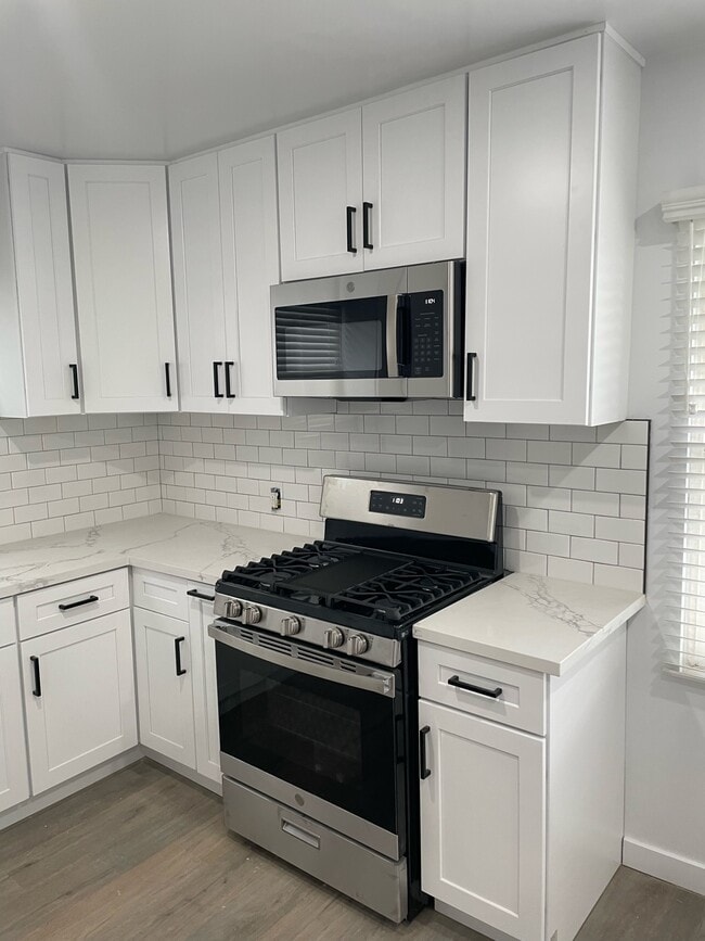 Building Photo - 5327 Kinston Ave