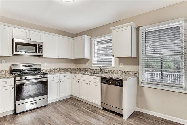 Foto del edificio - 1868 McLain Ln