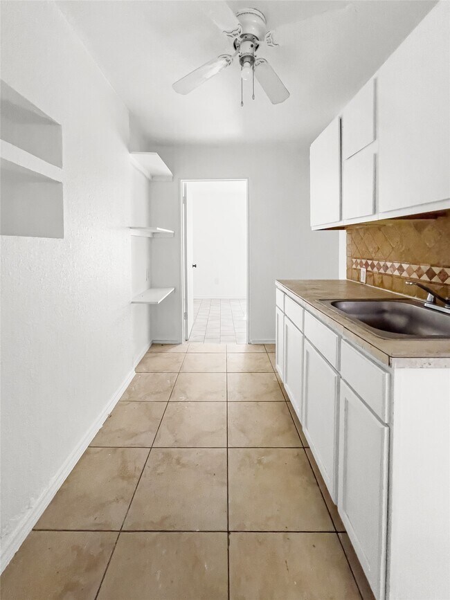 Foto del edificio - 4803 Robertson St