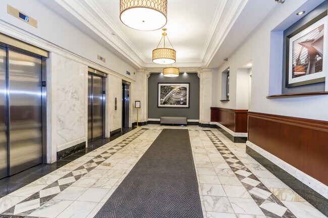 Foto del edificio - 40 E 9th St