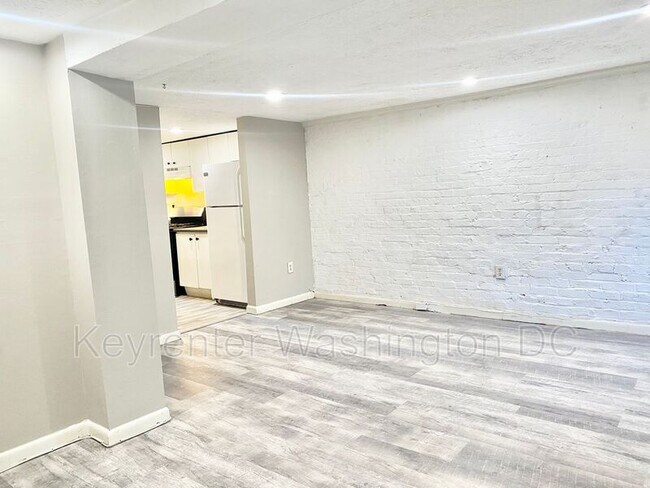 Foto del edificio - 1351 A St NE
