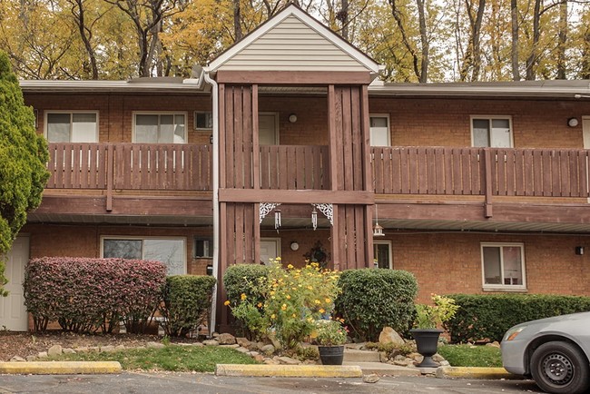 Bienes raíces comerciales de Akron - Newton House Apartments