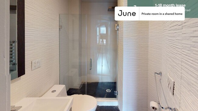 Foto del edificio - Private bedroom in 3 bed/2 bath Home