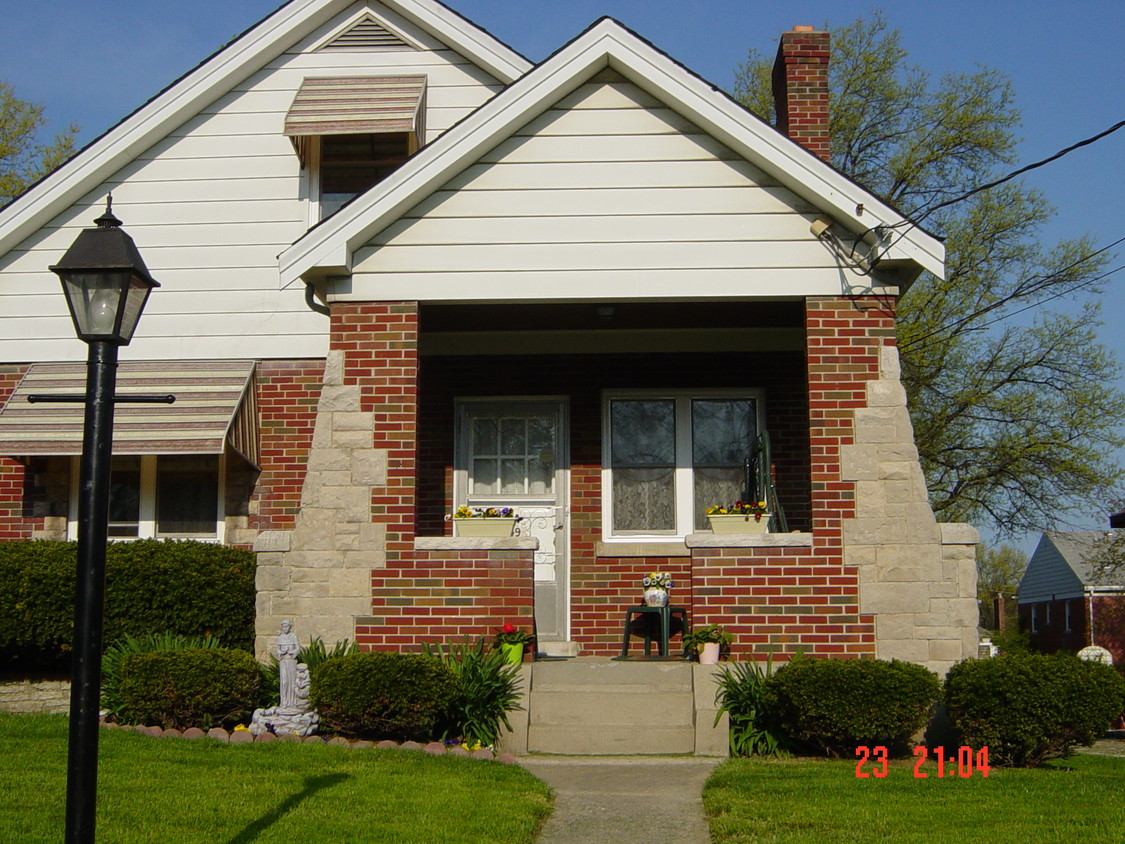 Primary Photo - 1149 Covedale Ave