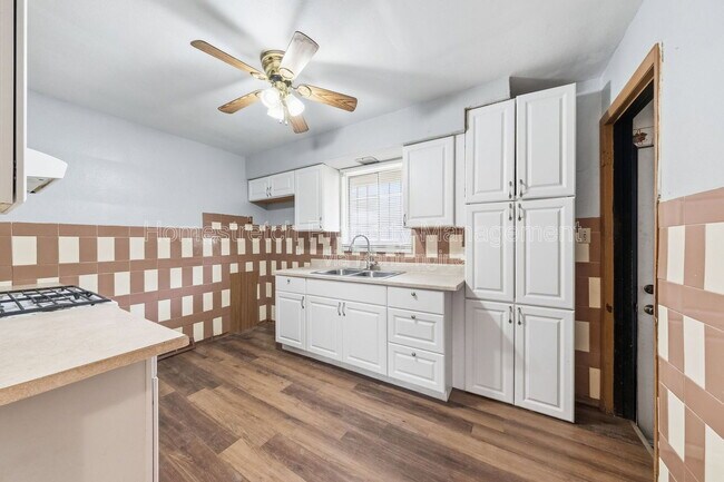 Foto del edificio - 2301 Belleview Ave