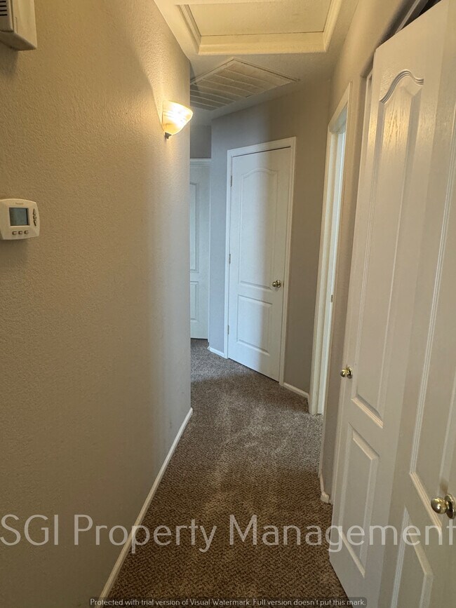 Building Photo - 15972 W Latham St