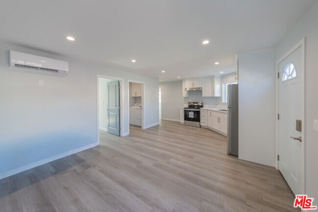 Building Photo - 5835 Cartwright Ave