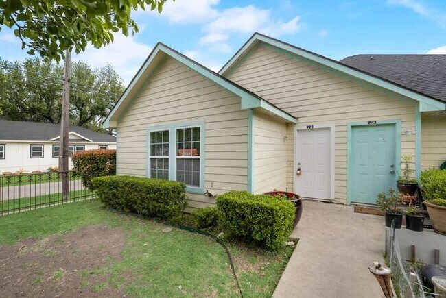 Foto del edificio - East Dallas Duplex