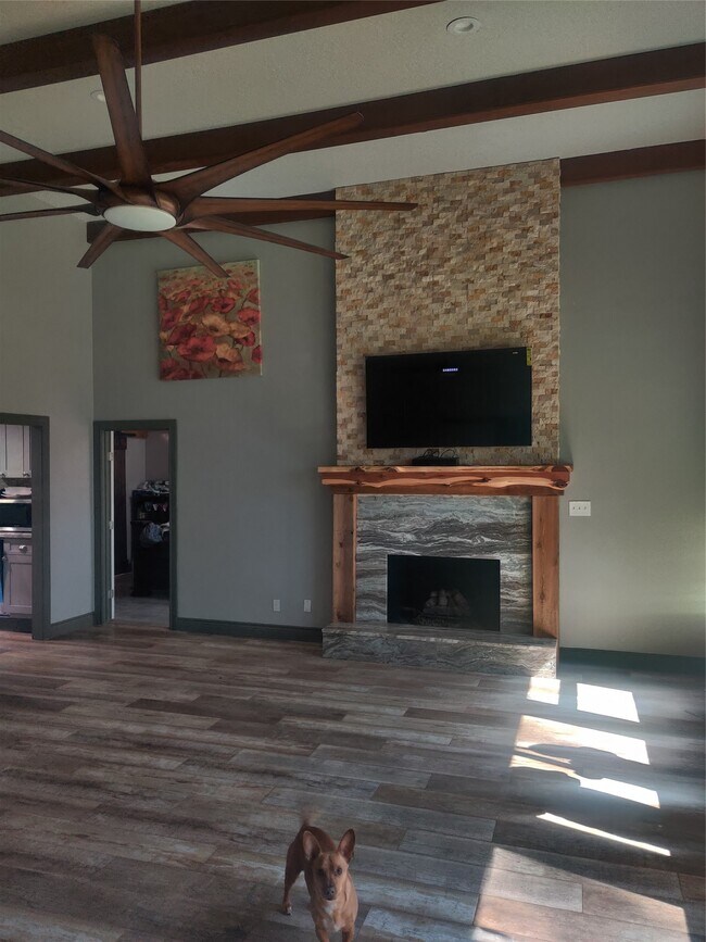Building Photo - 644 Durham Dr