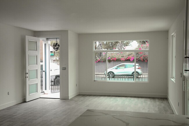 Foto del edificio - 11075 Emelita St