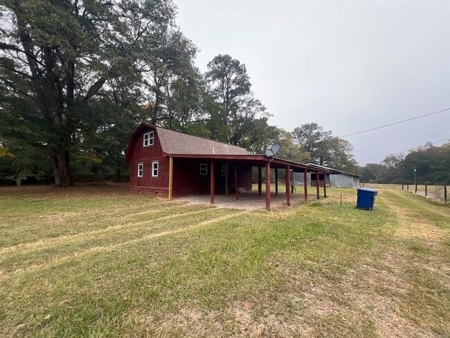 Building Photo - 1560 W County Rd