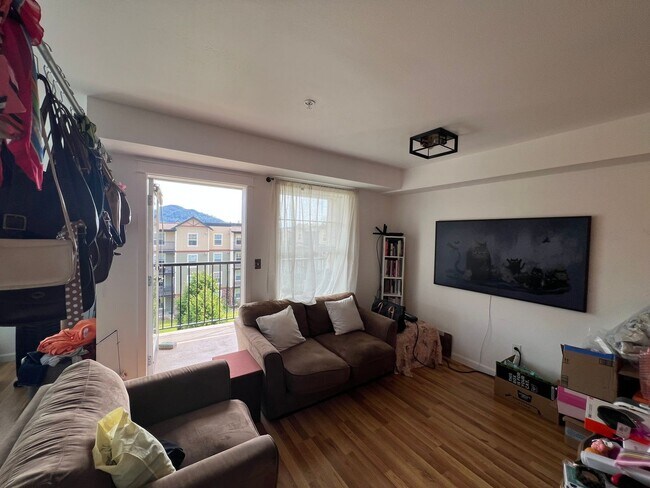 Foto del edificio - Spacious Studio Condo close to WWU