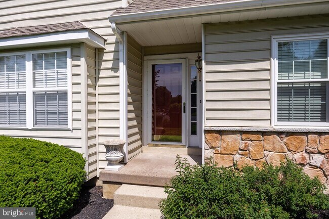 Building Photo - 73 Palmer Dr