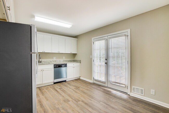Foto del edificio - 4397 Bluebird Ln