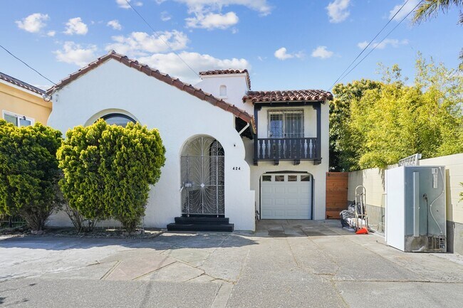 Building Photo - 424 Blanken Ave