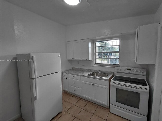 Foto del edificio - 7051 NW 21st Ave