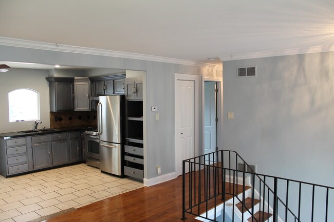 Building Photo - 145 Malibu Dr