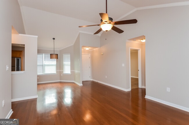 Building Photo - 1420 Saddlebrook Ct