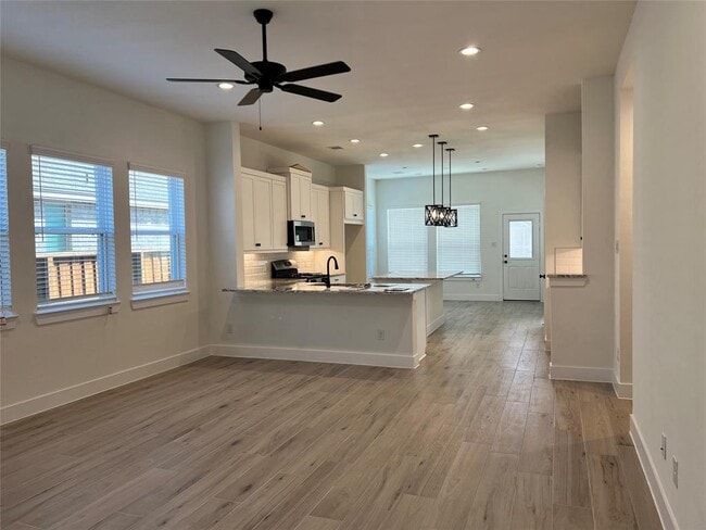 Building Photo - 27239 Lombard Wood Dr