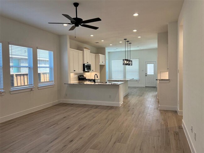 Foto del edificio - 27239 Lombard Wood Dr