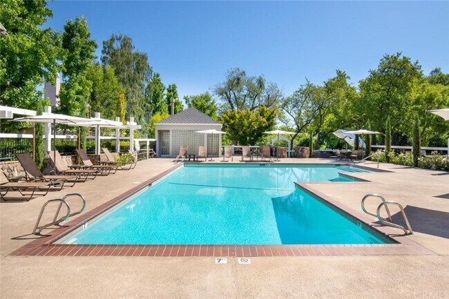 Building Photo - 7949 Winged Foot Ct