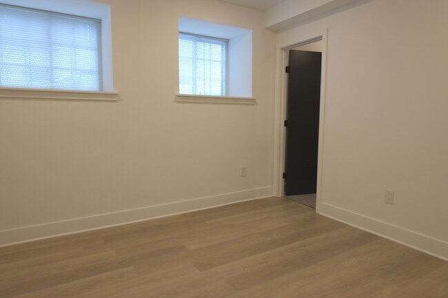 Building Photo - 1901 E Willard St