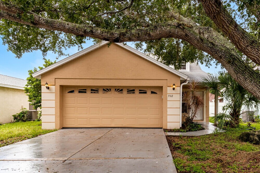 Primary Photo - 3512 Chinaberry Ln