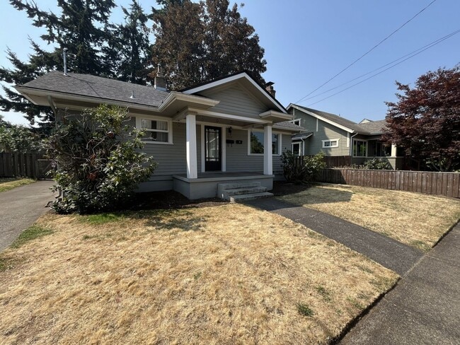 Building Photo - 7024 NE Oregon St