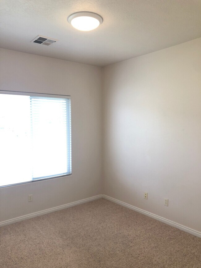 Foto del edificio - 3 bed 2 bath home for rent in Hurricane